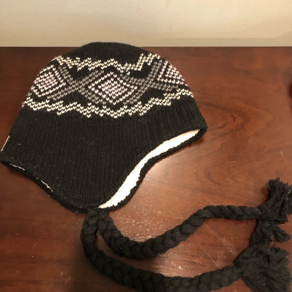 Lot of 3 Women’s Winter hats - Picture 3 of 9
